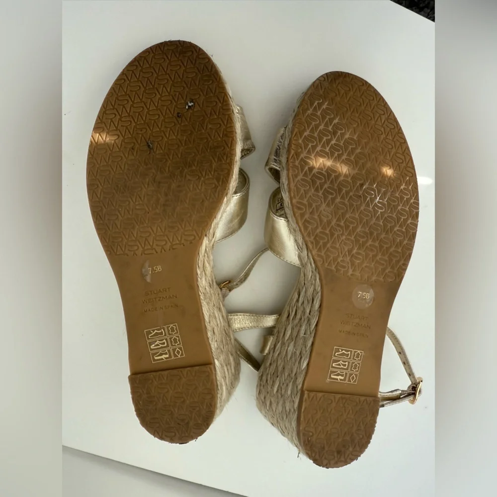 Stuart Weitzman Gold Wedge Sandals size 7.5 - Picture 9 of 9